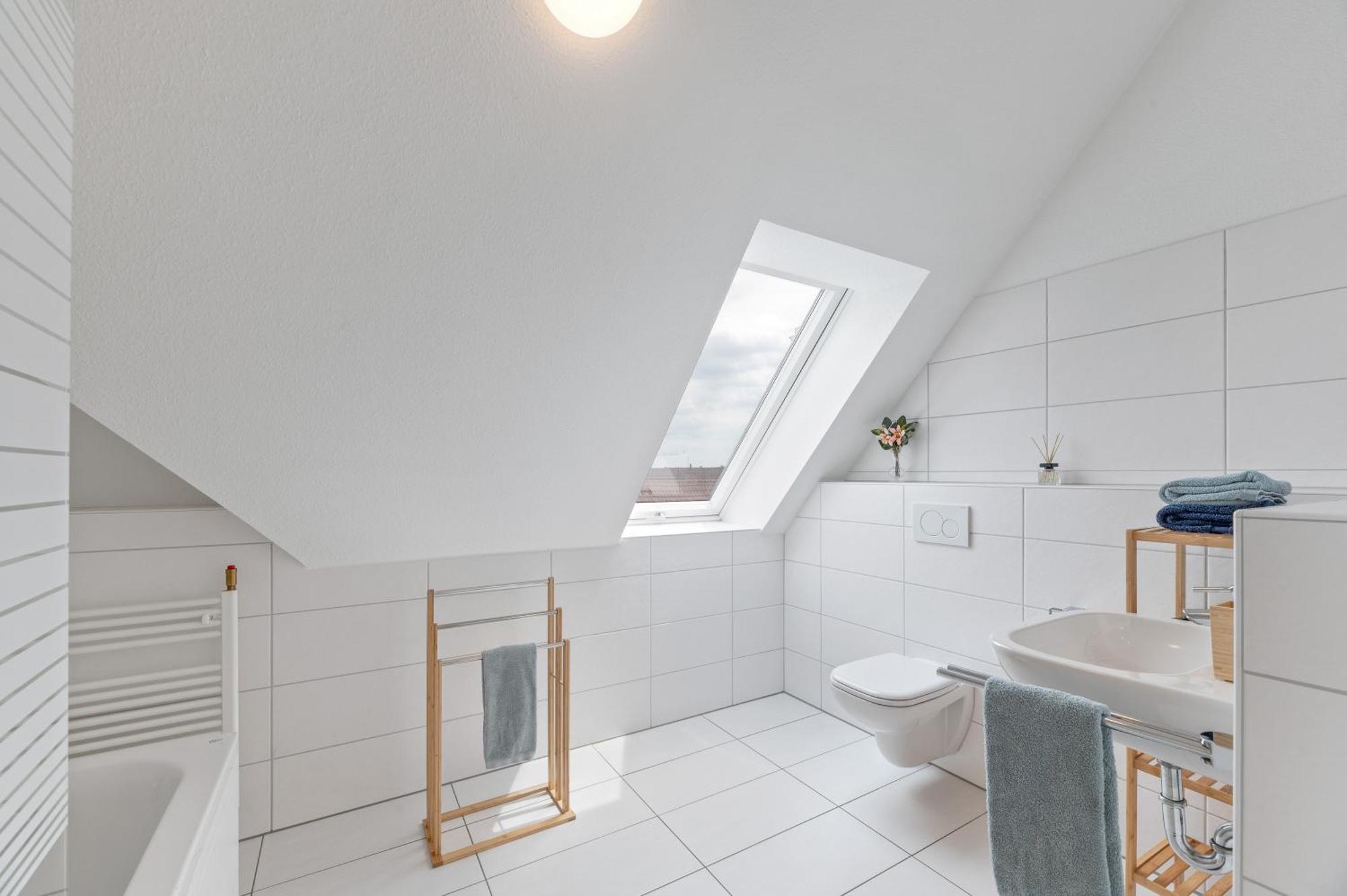 Design-Apartment - Kueche - Balkon - Tiefgarage Leinfelden-Echterdingen Exteriör bild